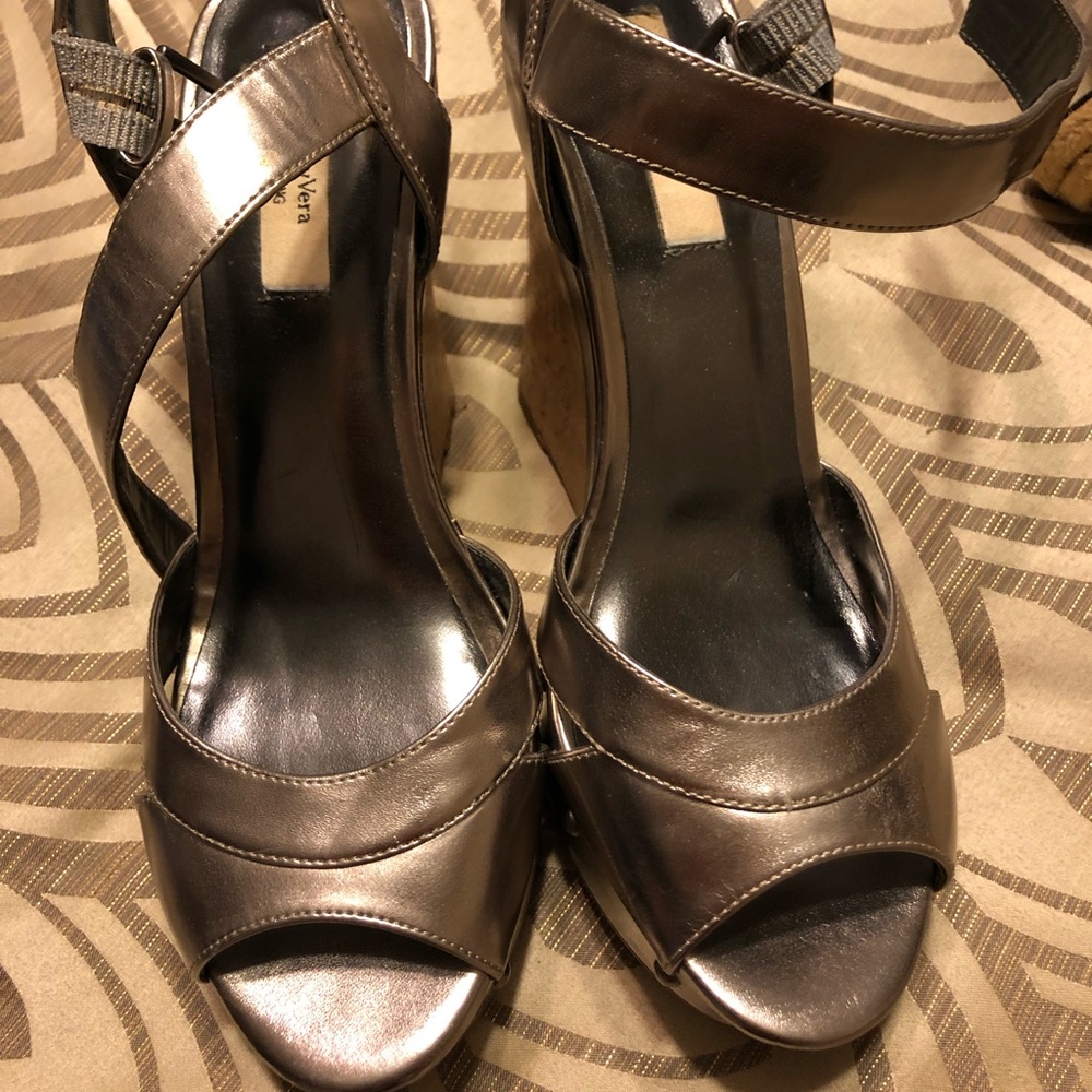 Vera wang wedge silver heel